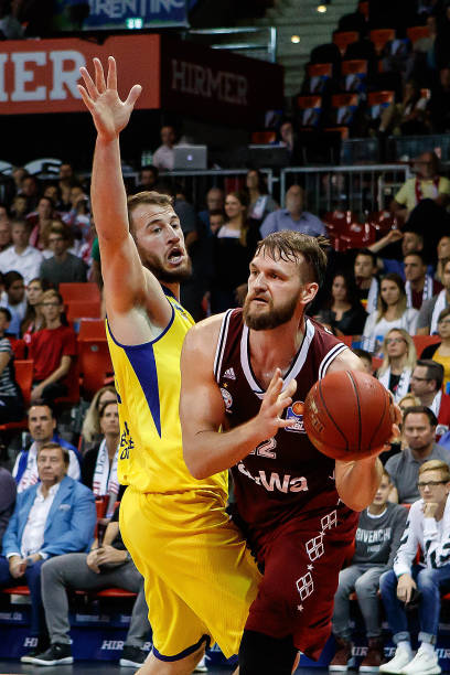 相结合的策 相结合的策