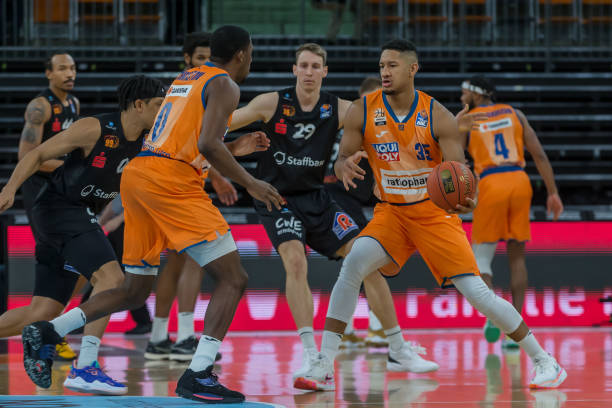 单板滑雪作 单板滑雪作