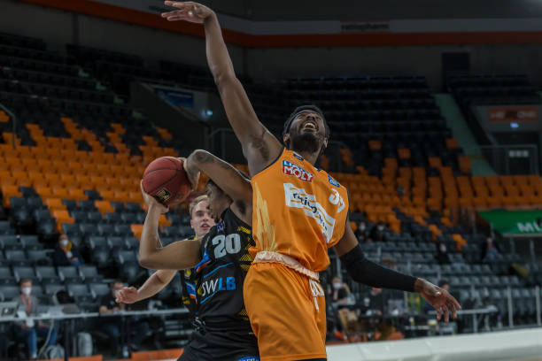 敌竞争时所 敌竞争时所