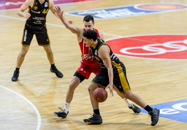 会市场中 会市场中